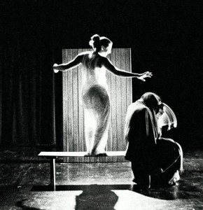 Jeanne is Visited by an Apparition (Brynna Jourden & Andy Clawson)| Jeanne the Maid 2003 | Photo: Zhenya Lavy